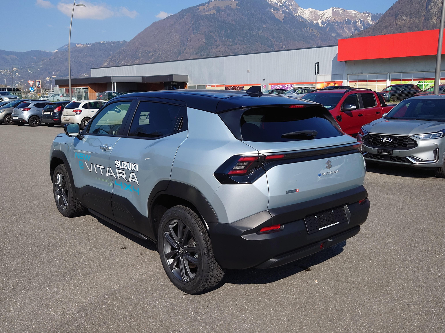 SUZUKI e Vitara Compact Top 4x4
