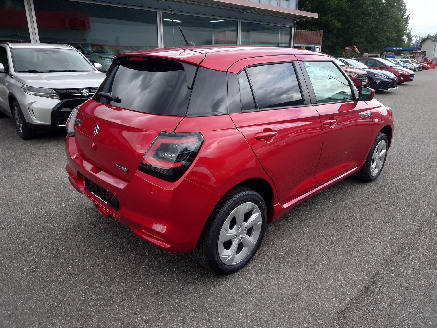 SUZUKI Swift 1.2 Sakura Hybrid 4x4