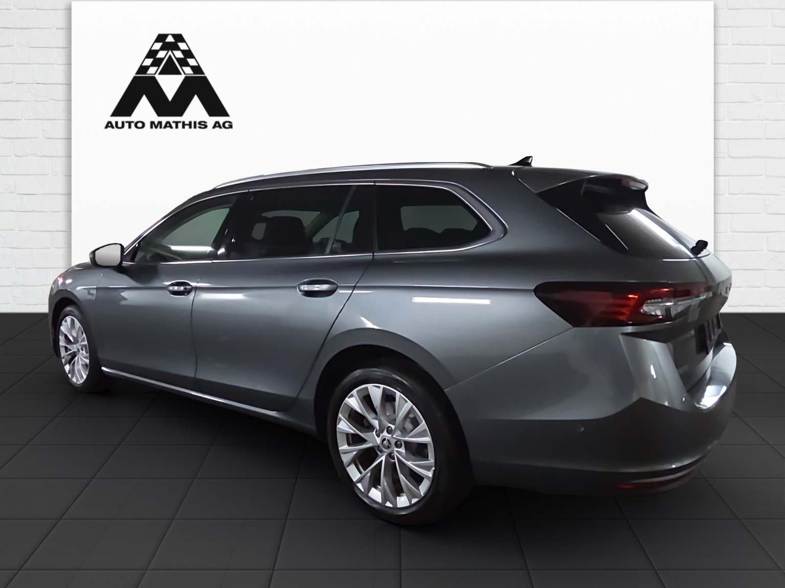 SKODA Superb Combi 2.0 TDi L&K 4x4 DSG