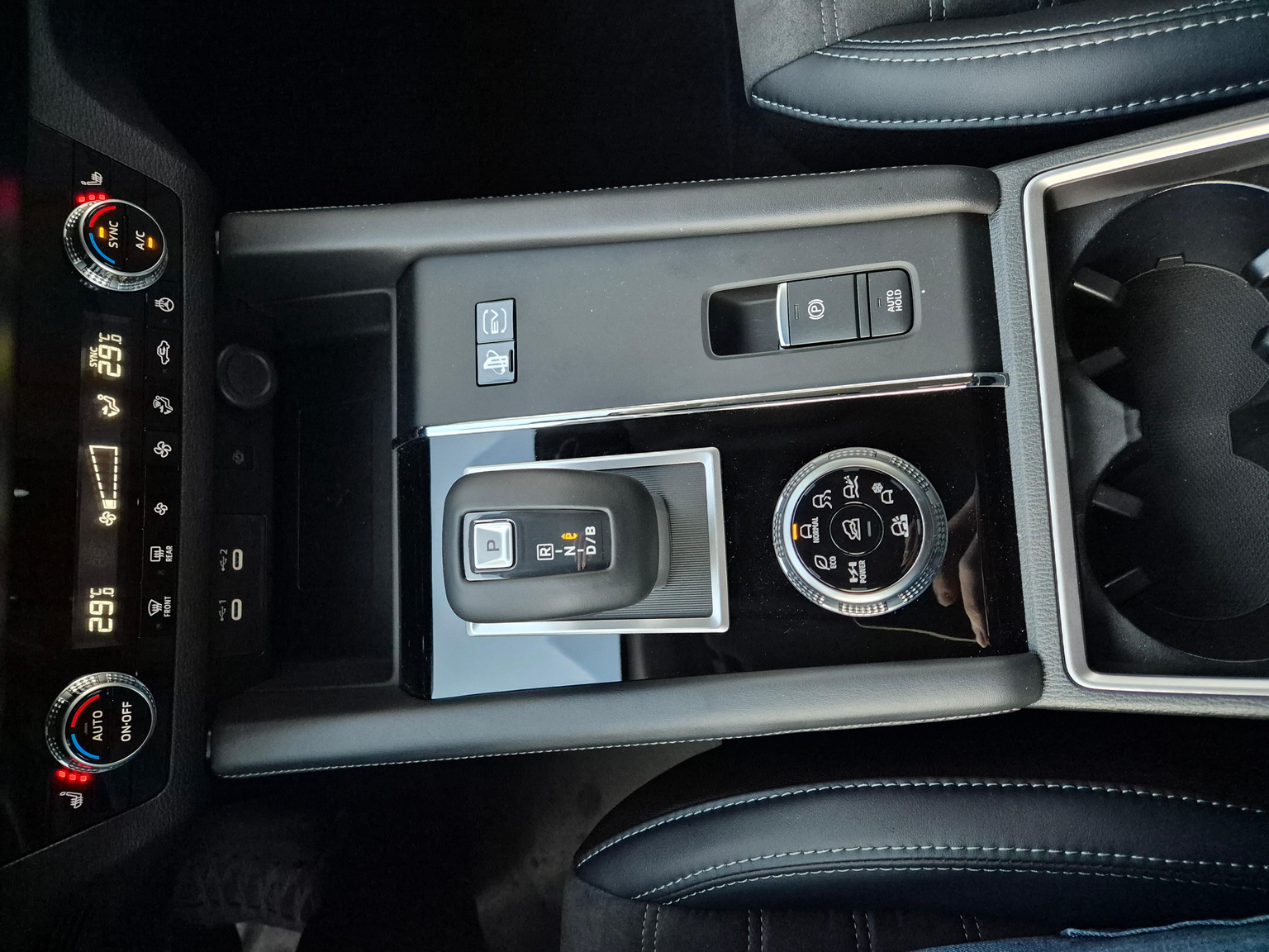 MITSUBISHI Outlander 2.4 PHEV Invite 4x4 MEGAAKTION