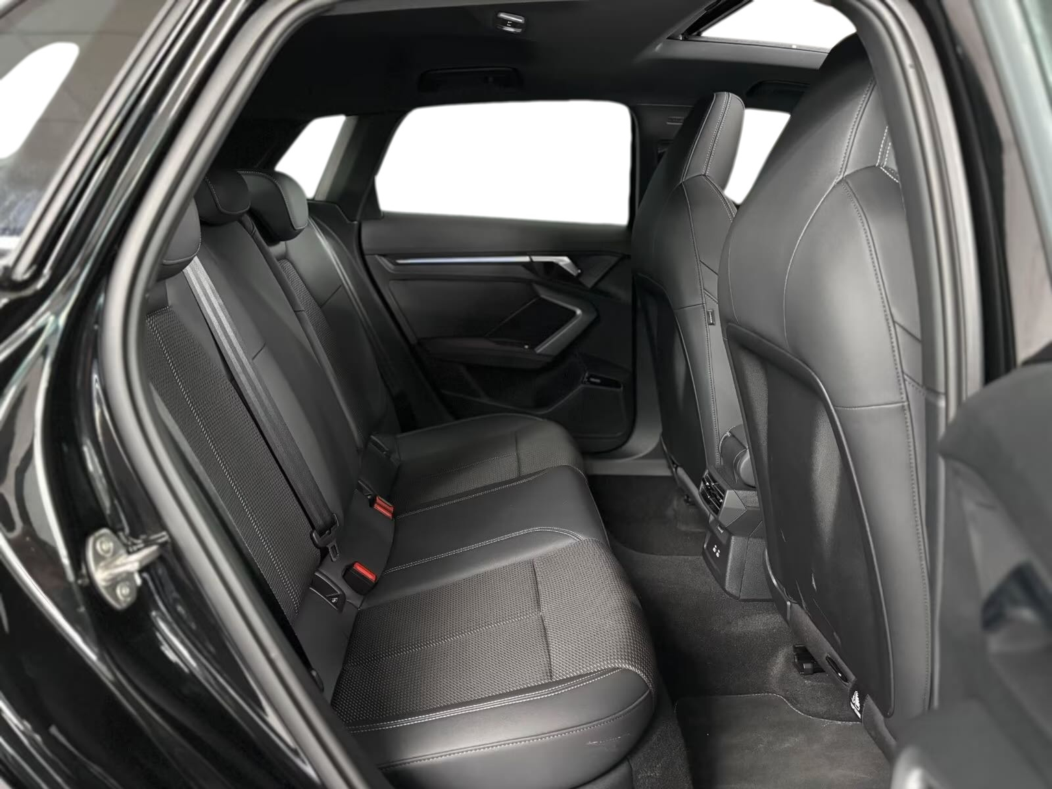 AUDI A3 Sportback TFSI 110 kW S line S tronic