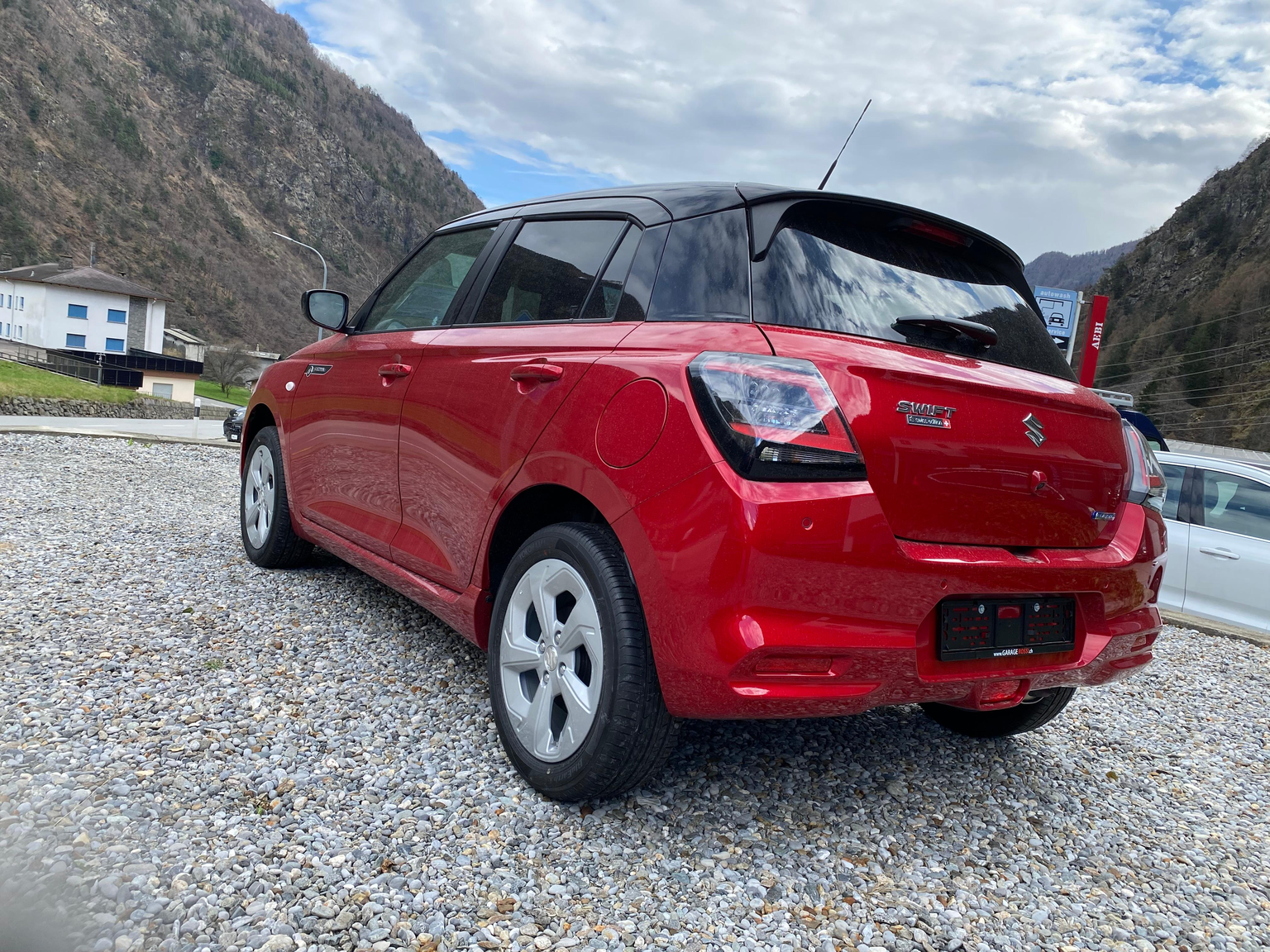 SUZUKI Swift 1.2 Sakura Hybrid 4x4