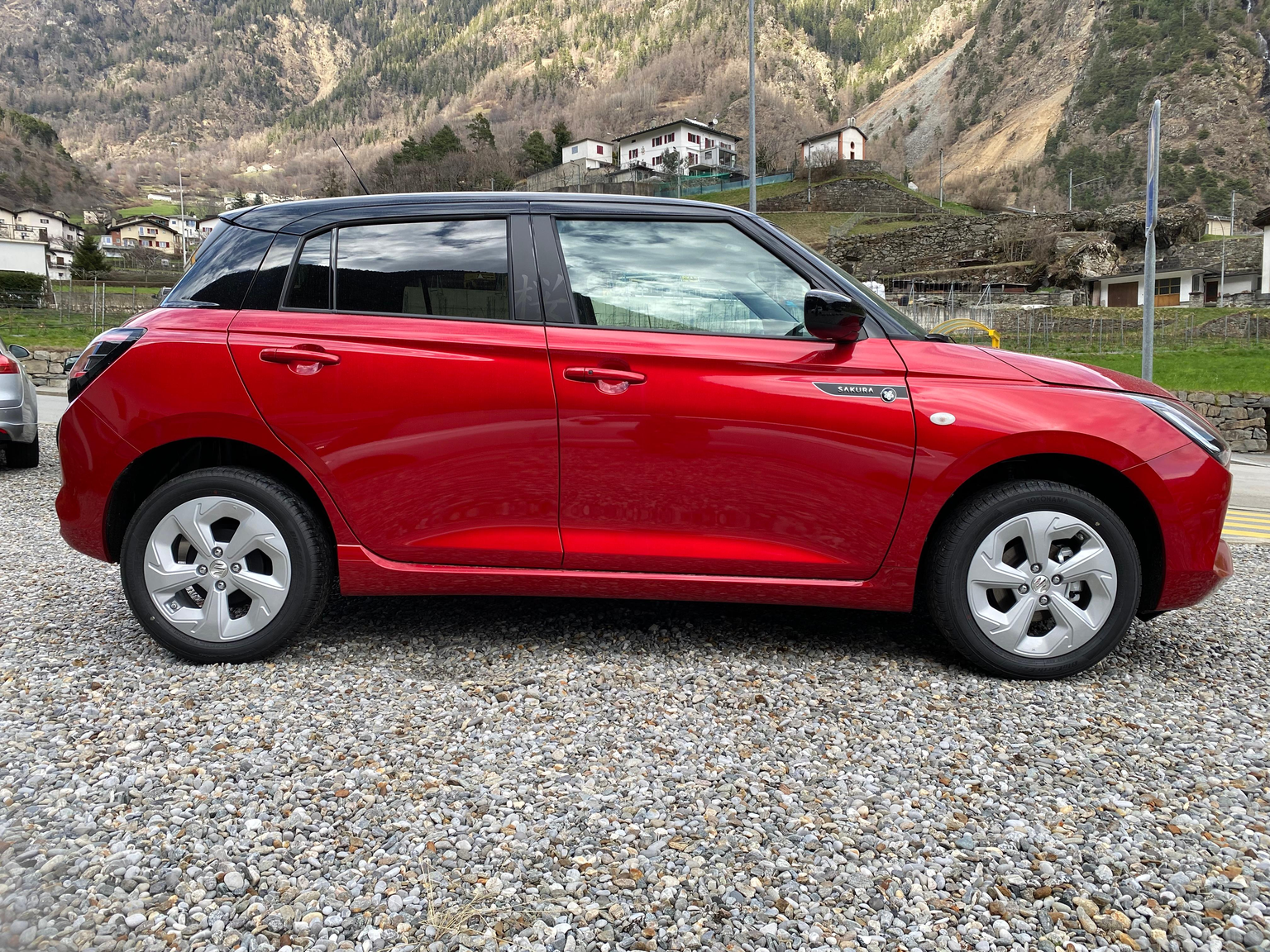 SUZUKI Swift 1.2 Sakura Hybrid 4x4