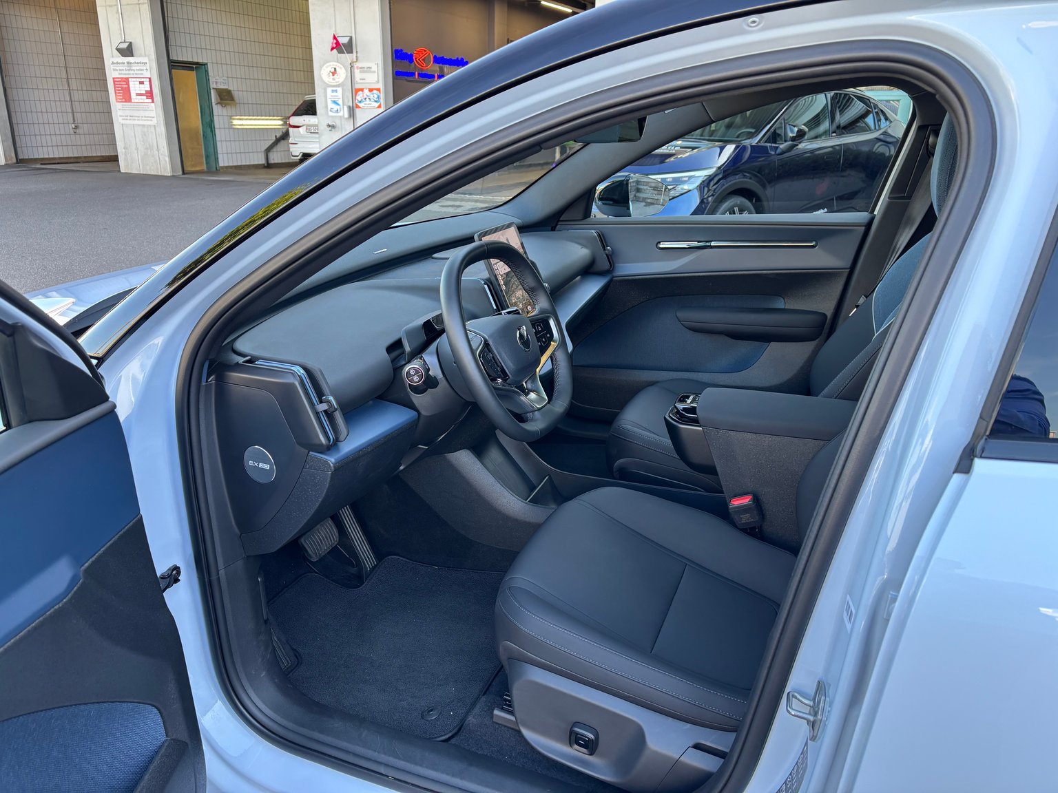 VOLVO EX30 E60 69kWh Twin Ultra