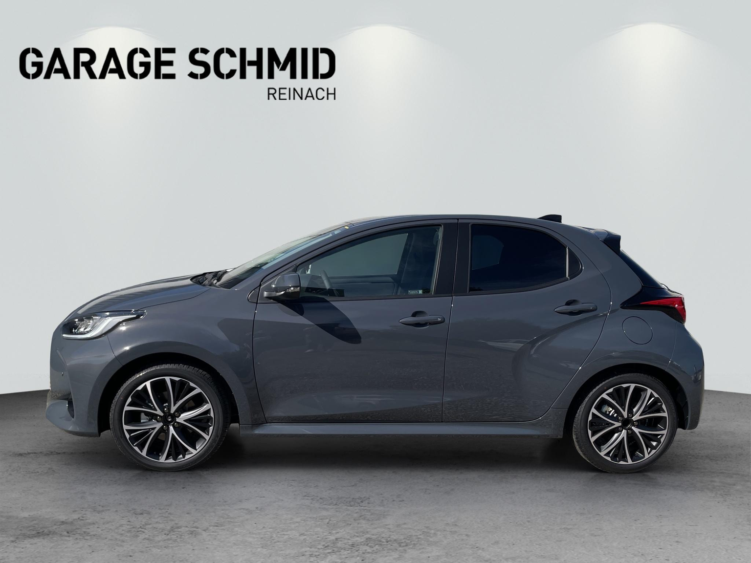 TOYOTA Yaris 1.5 VVT-i HSD Trend