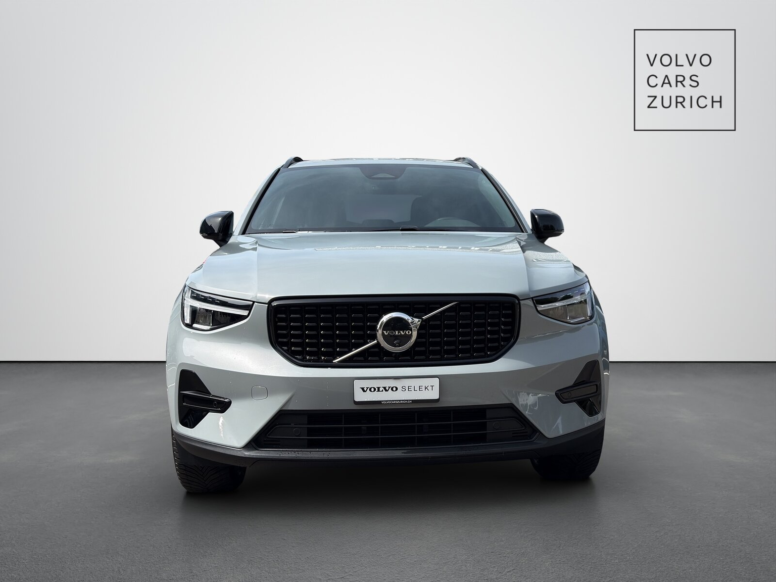 VOLVO XC40 2.0 B3 MH Plus Dark