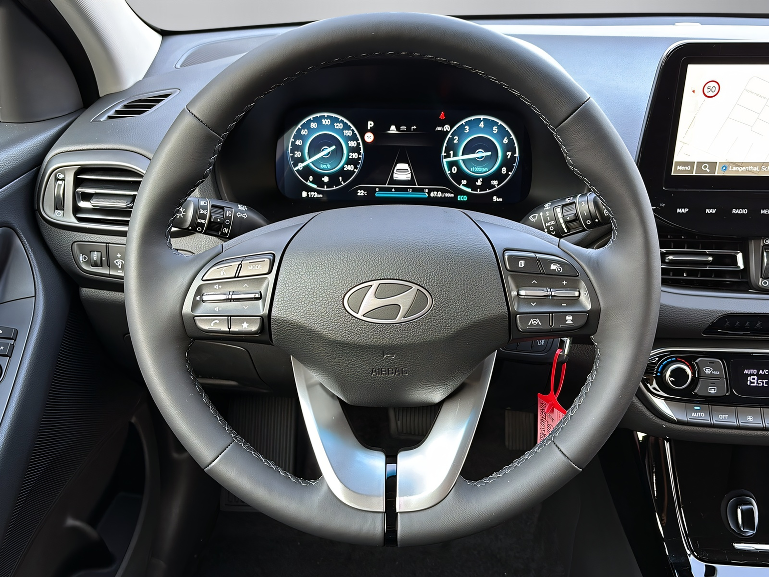 HYUNDAI i30 1.5 T-GDi Amplia