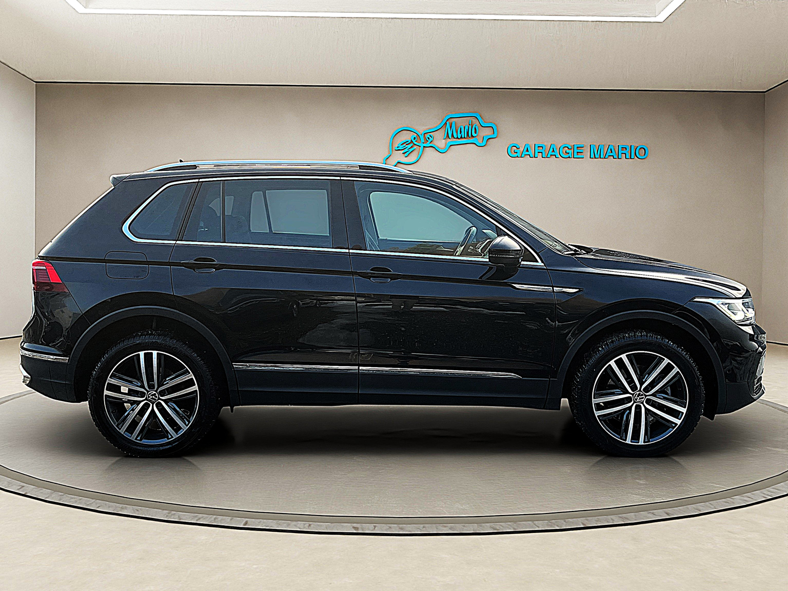 VW Tiguan 2.0 TDI SCR *Vollleder * Elegance * 4Motion DSG