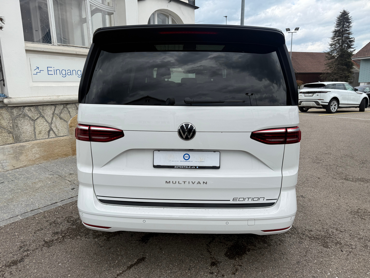 VW Multivan kurz 2.0 TDI Life Edition DSG Navigationssystem Volkswagen original 7 PLĂTZER