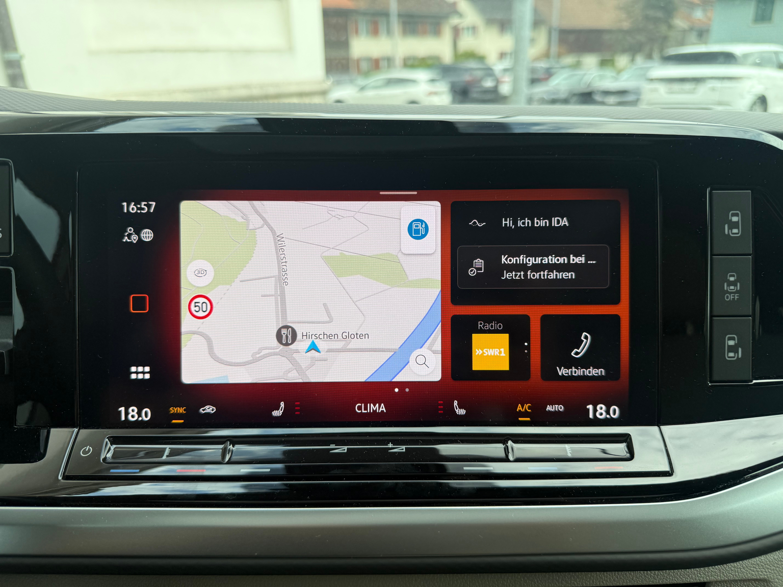 VW Multivan kurz 2.0 TDI Life Edition DSG Navigationssystem Volkswagen original 7 PLĂTZER