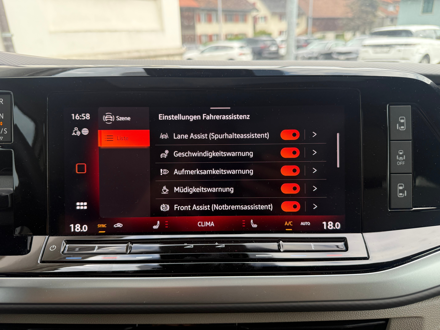 VW Multivan kurz 2.0 TDI Life Edition DSG Navigationssystem Volkswagen original 7 PLĂTZER