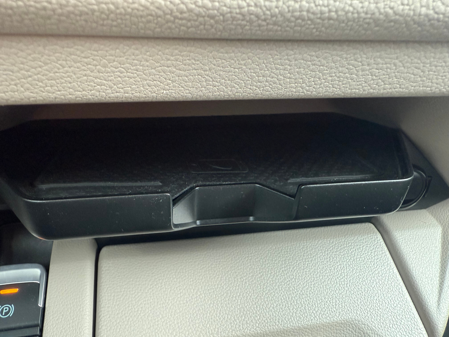 VW Multivan kurz 2.0 TDI Life Edition DSG Navigationssystem Volkswagen original 7 PLĂTZER