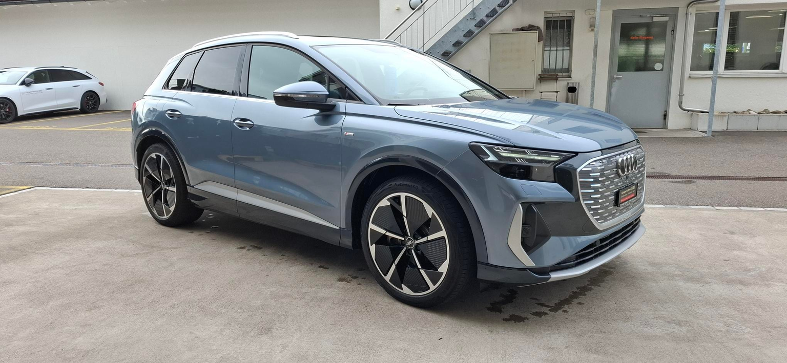 AUDI Q4 e-tron 50 quattro
