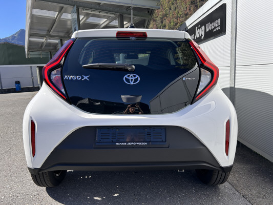 TOYOTA Aygo X 1.5 com. com.