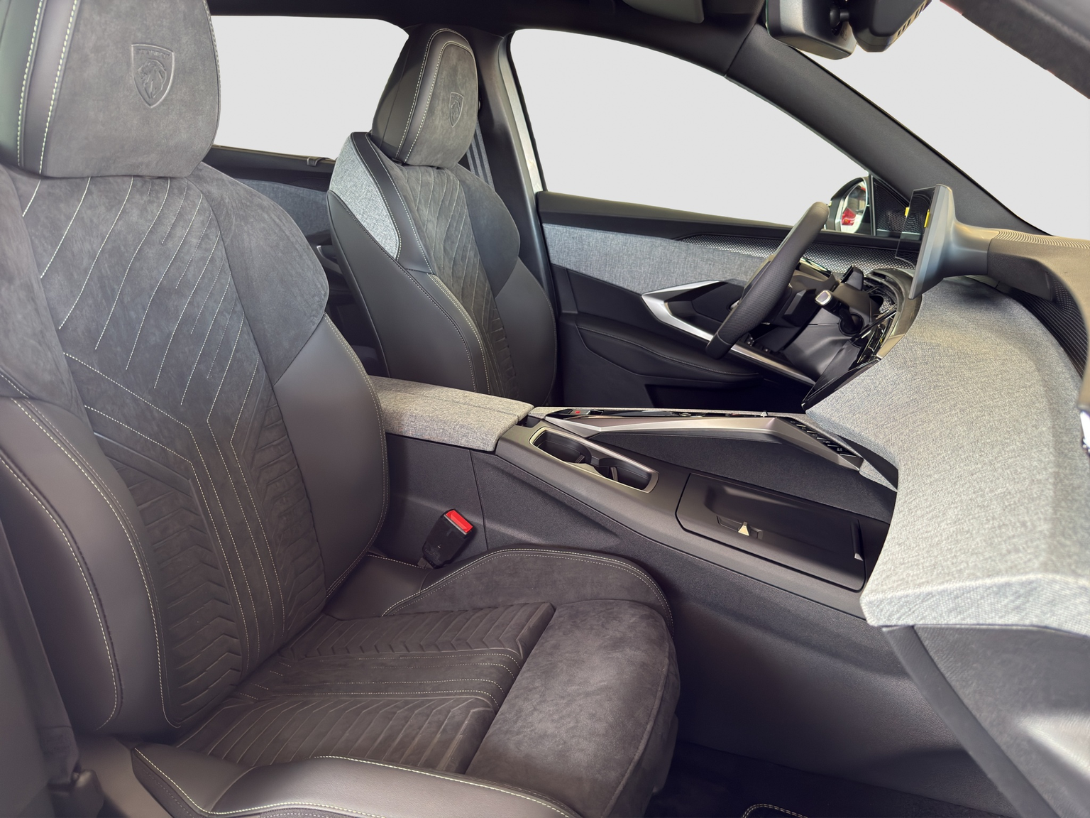 PEUGEOT 5008 1.2 Hybrid GT