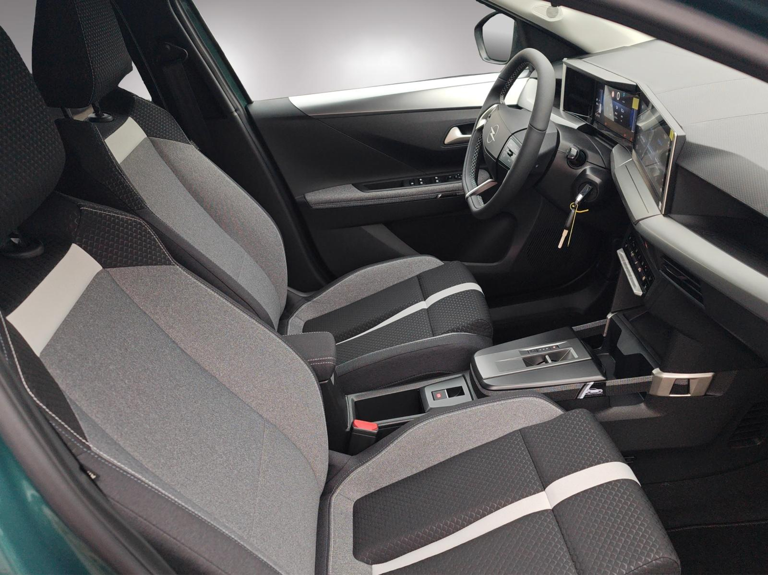 OPEL Frontera 1.2 T HEV 145 GS