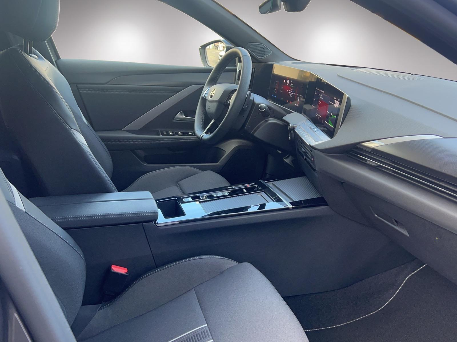OPEL Astra Sports Tourer 1.6 T PHEV 180 Swiss Plus