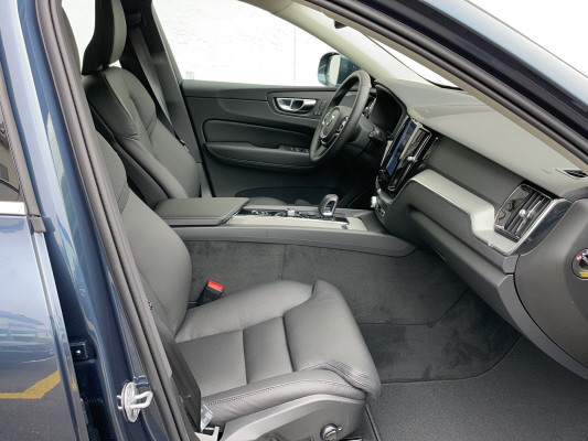 VOLVO XC60 B5 B AWD Plus Bright