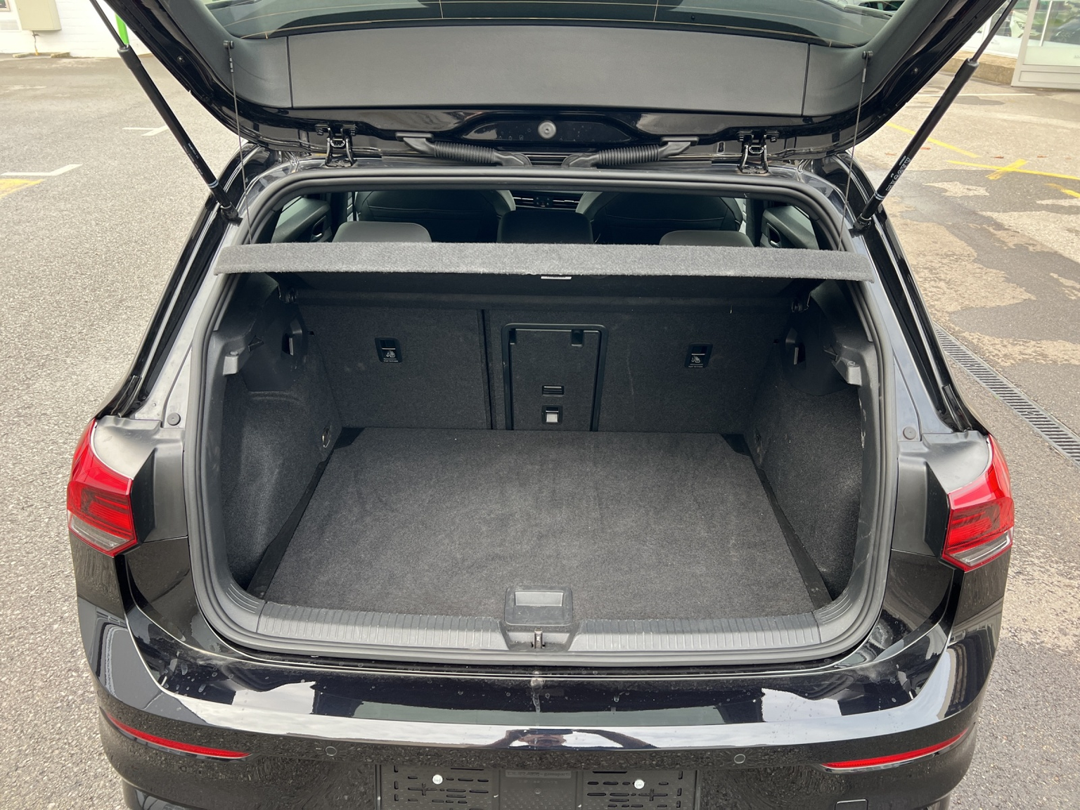 VW Golf VIII 1.5 eTSI R-Line DSG