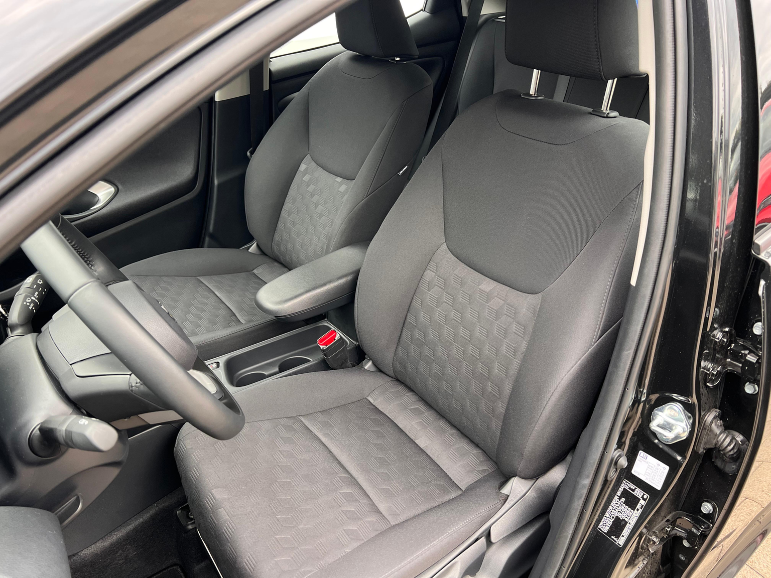 TOYOTA Yaris 1.5 VVT-i HSD Comfort