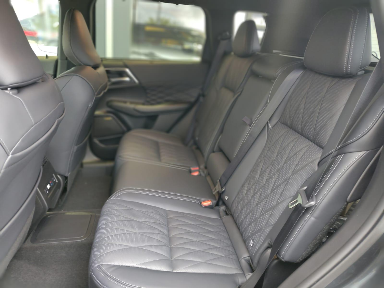 MITSUBISHI Outlander 2.4 PHEV Sport 4x4