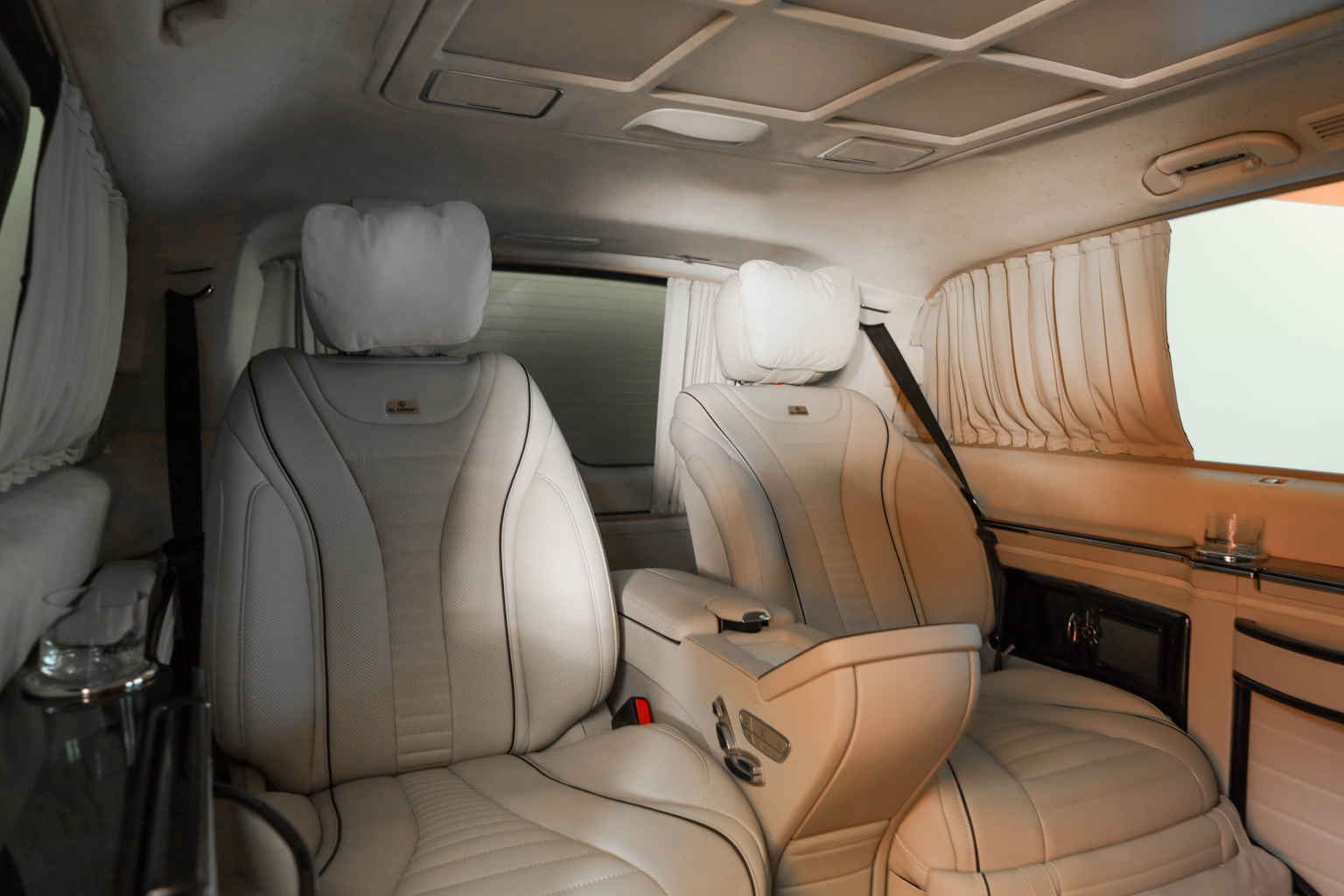 MERCEDES-BENZ Klassen V-VIP V 300 d extralang 4Matic • Smart-TV •