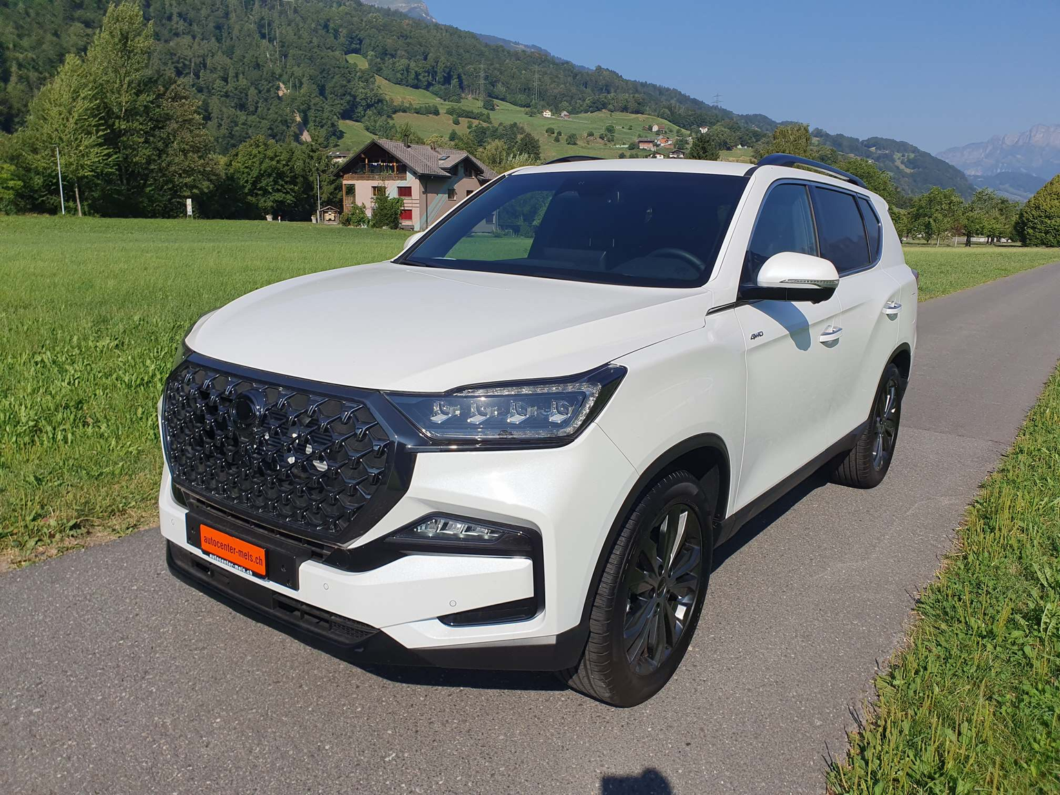 KGM-SsangYong Rexton RX 2.2 CRDi White Pearl Edition