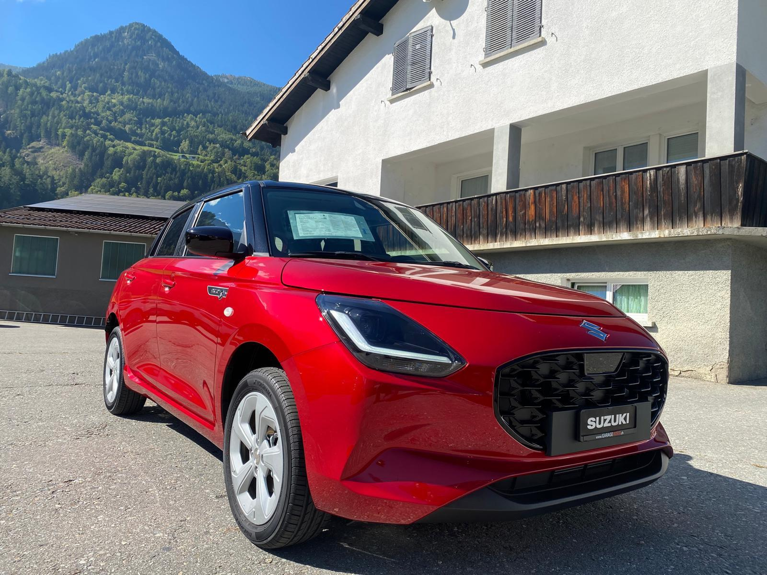 SUZUKI Swift 1.2 Sakura Hybrid 4x4