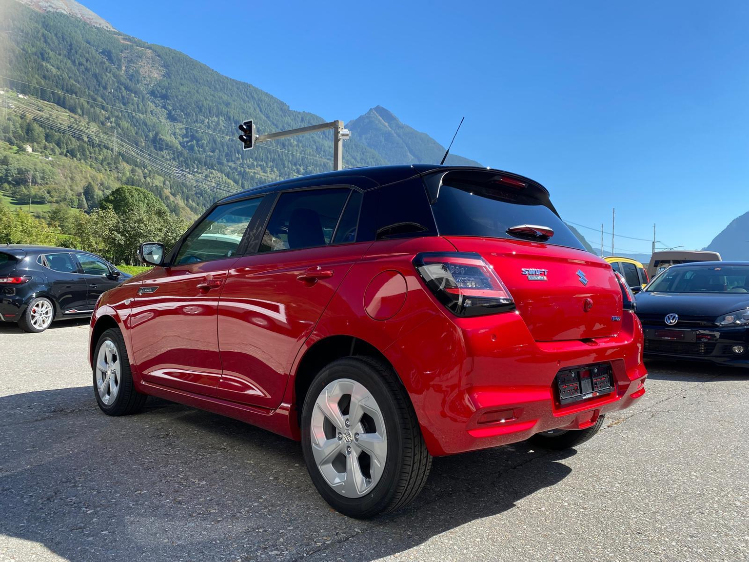 SUZUKI Swift 1.2 Sakura Hybrid 4x4