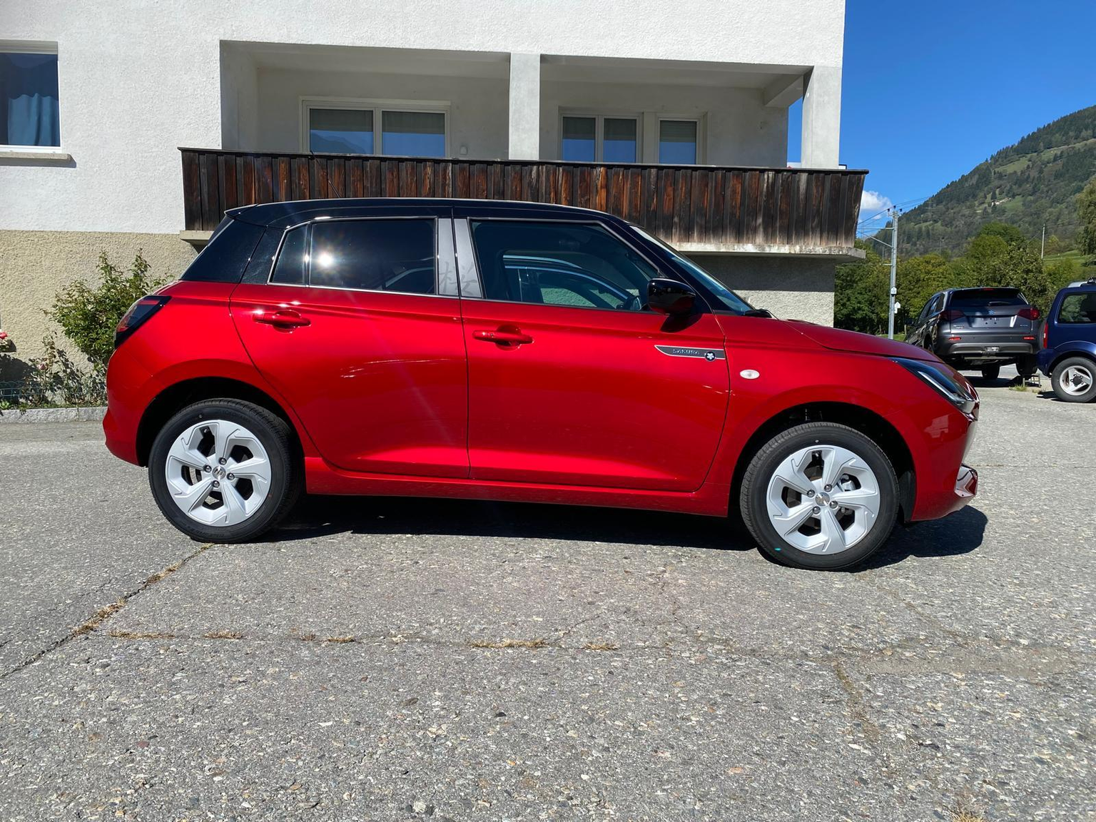 SUZUKI Swift 1.2 Sakura Hybrid 4x4