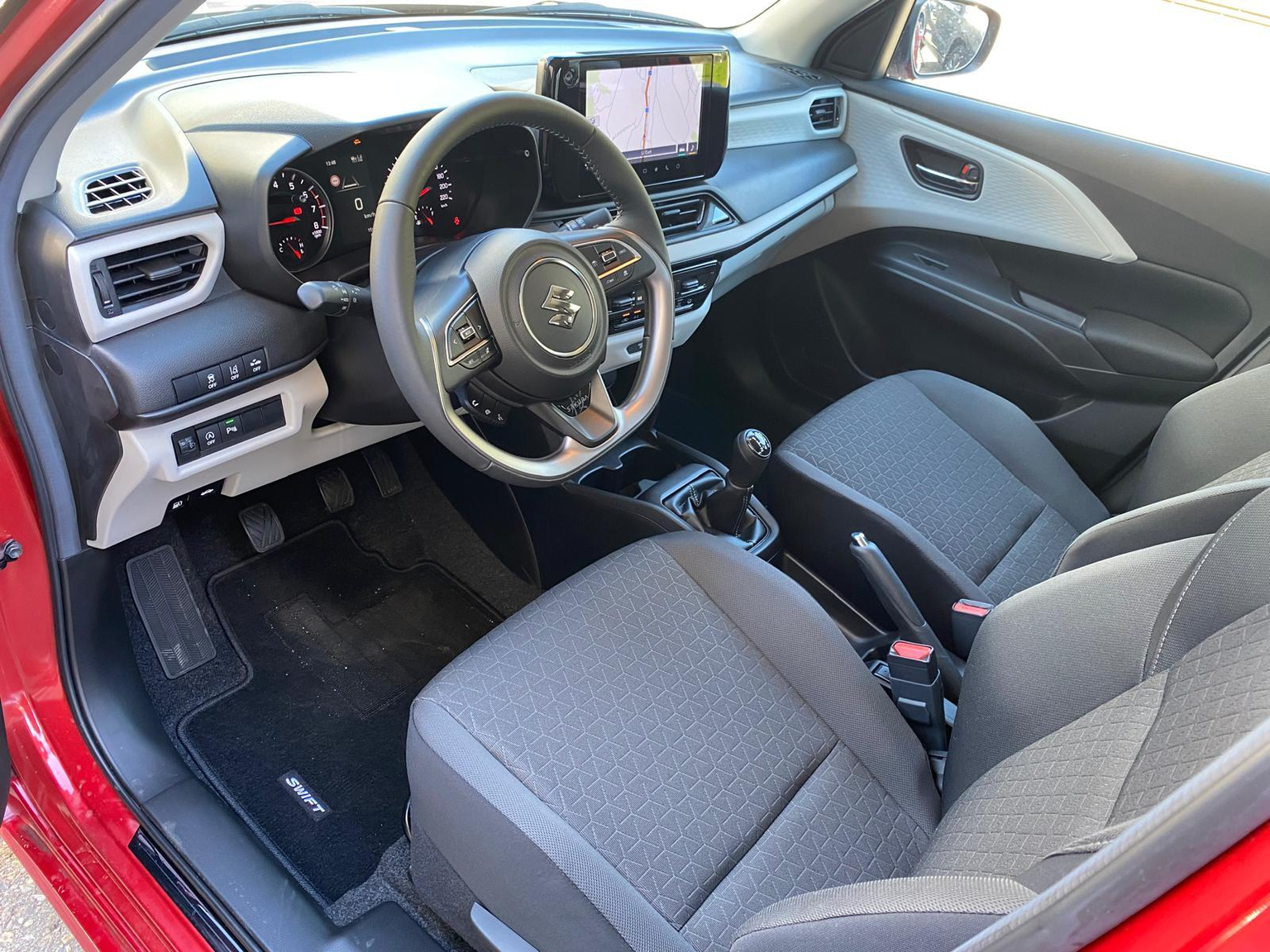 SUZUKI Swift 1.2 Sakura Hybrid 4x4