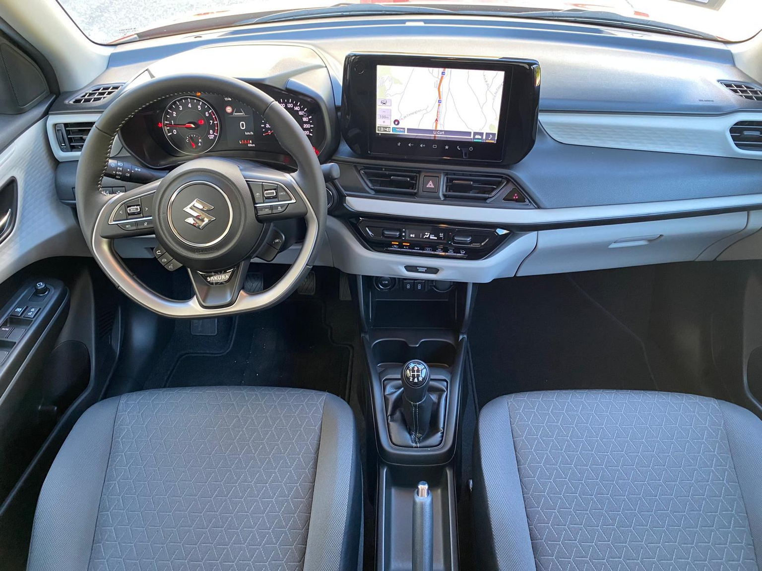 SUZUKI Swift 1.2 Sakura Hybrid 4x4