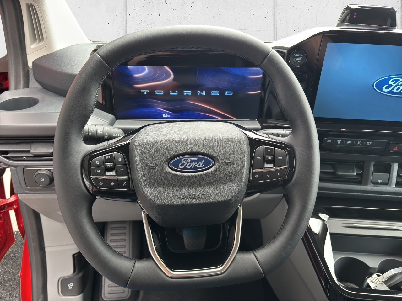 FORD Tourneo C Bus 320 L1 2.0 EcoBlue 170 Sport