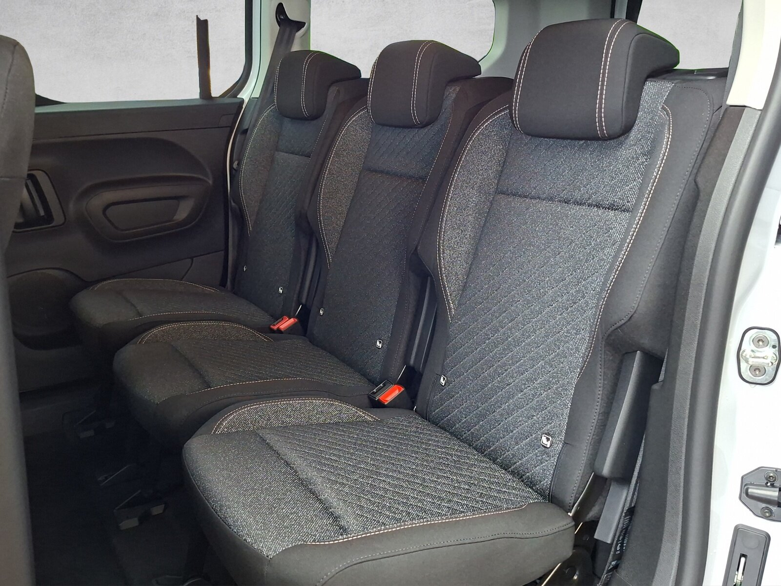 PEUGEOT Rifter Long 1.5 BlueHDi 130 Family Edition