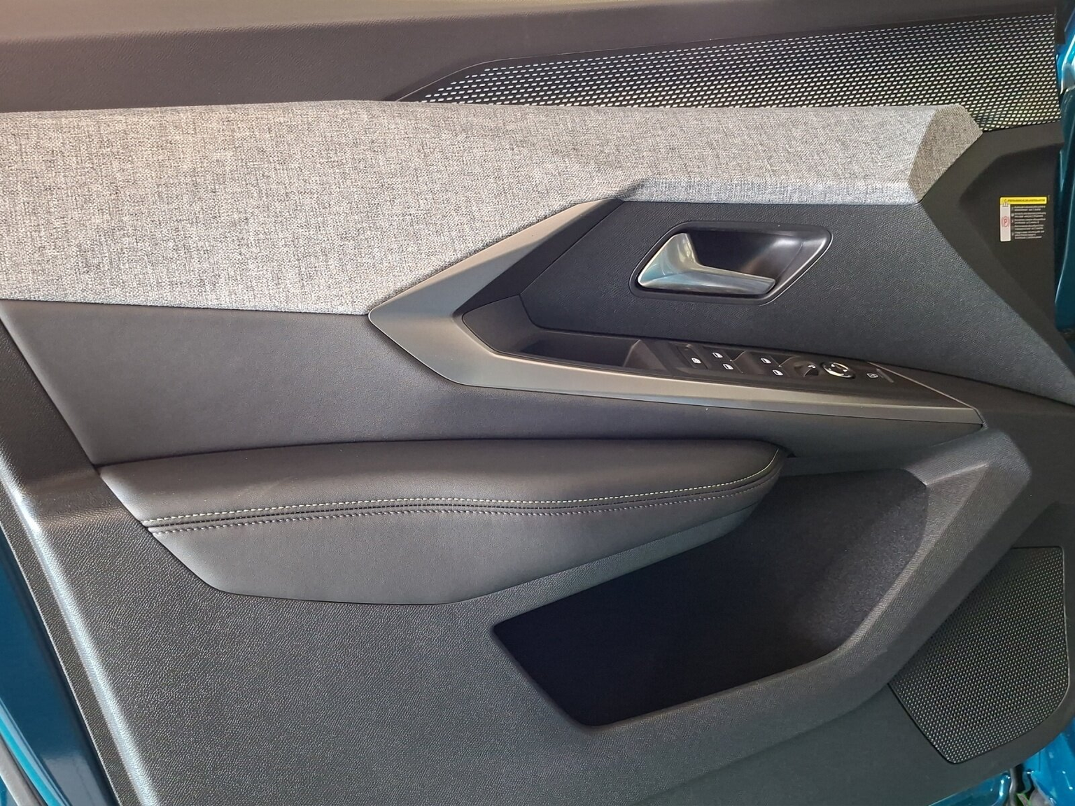 PEUGEOT 5008 1.6 PHEV 225 GT Exclusive