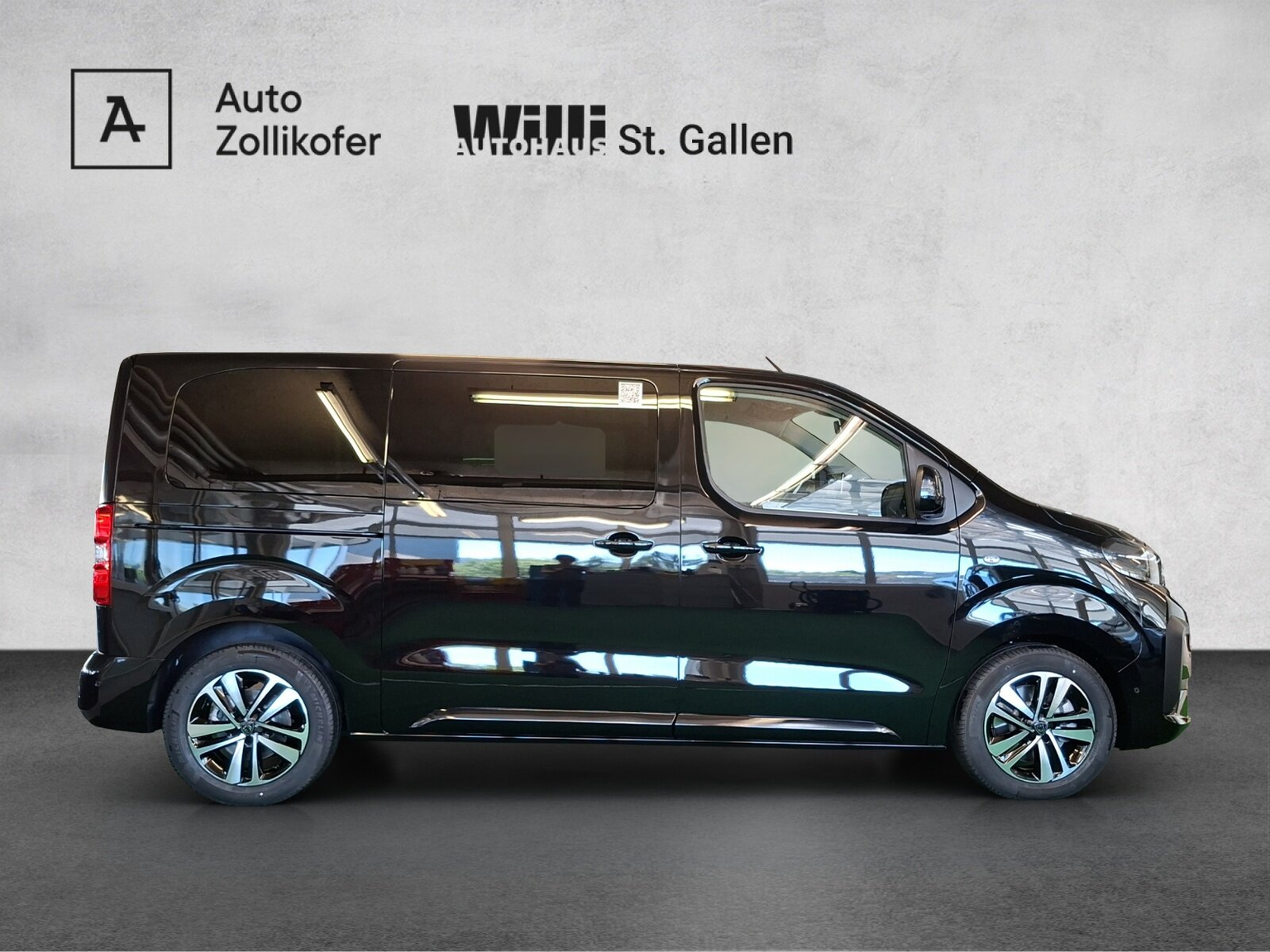 PEUGEOT Traveller Standard 2.2 BlueHDi 180 Family Edition S/S