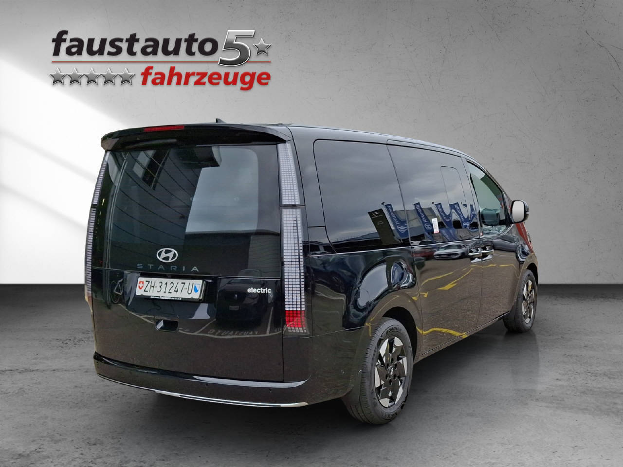 HYUNDAI Staria Premium 84 kWh Vertex SUN, MY27