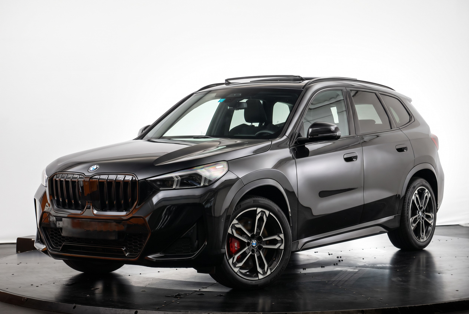 BMW X1 xDrive 23d 48V M Sport Pro • Toit panoramique • Head-Up Display • Attelage