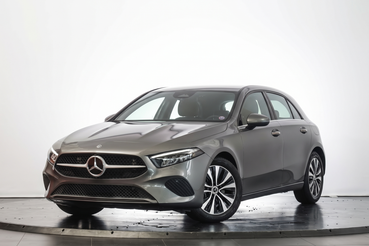 MERCEDES-BENZ A 180 7G-DCT MULTIBEAM LED • DISTRONIC • Caméra de recul