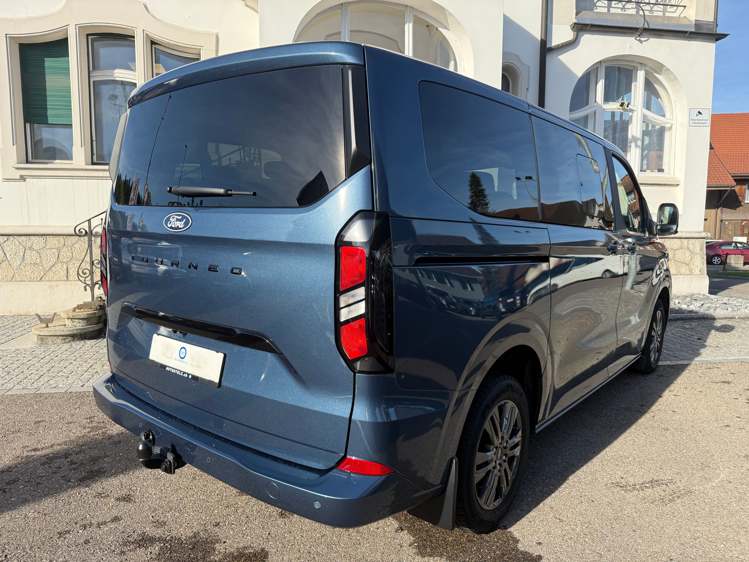 FORD Tourneo Bus 320 L1H1 Titanium Automat