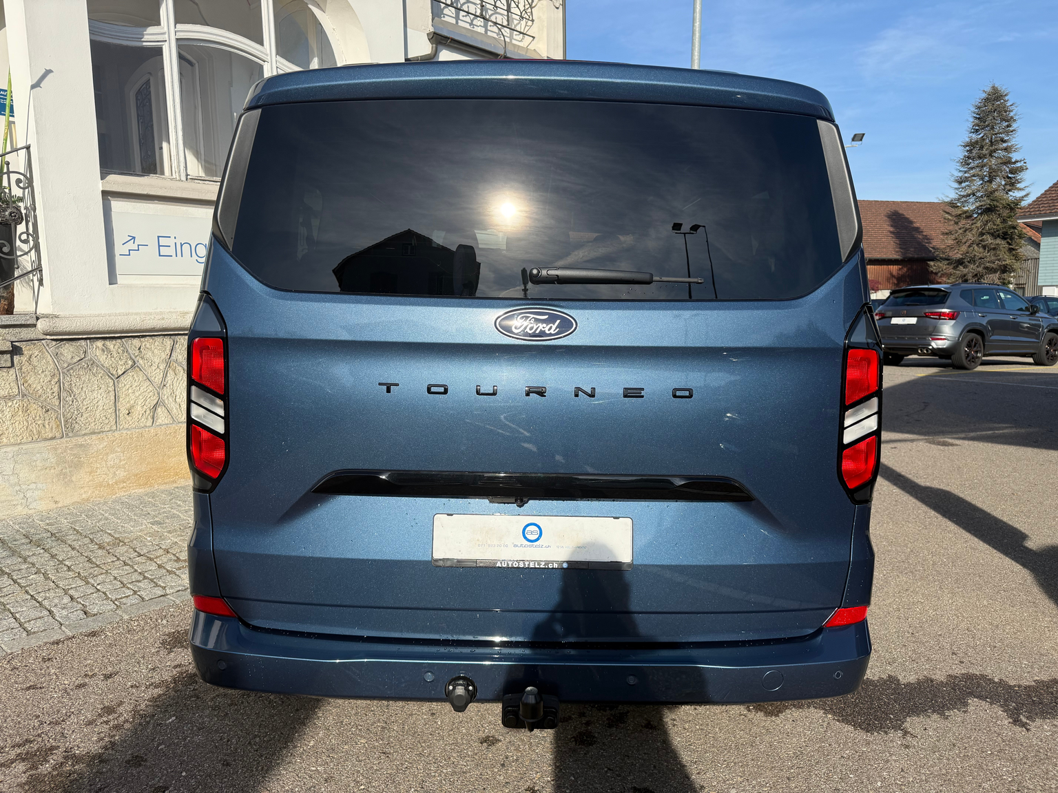 FORD Tourneo Bus 320 L1H1 Titanium Automat