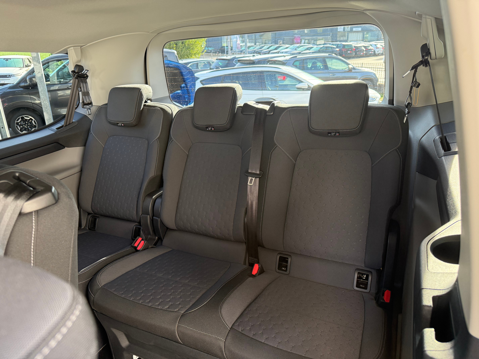 FORD Tourneo Bus 320 L1H1 Titanium Automat