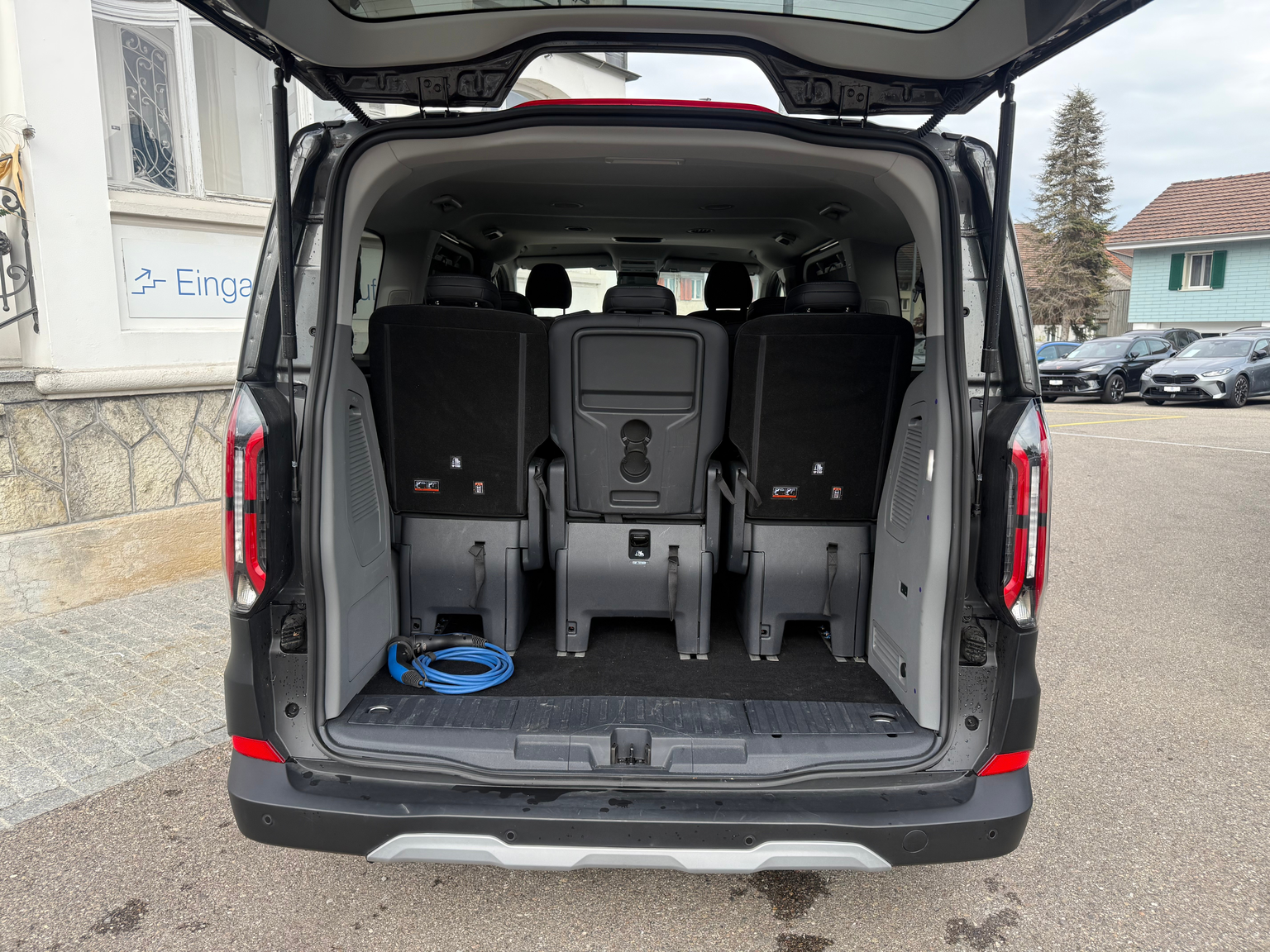 FORD Tourneo Bus 340 L1H1 PHEV Active