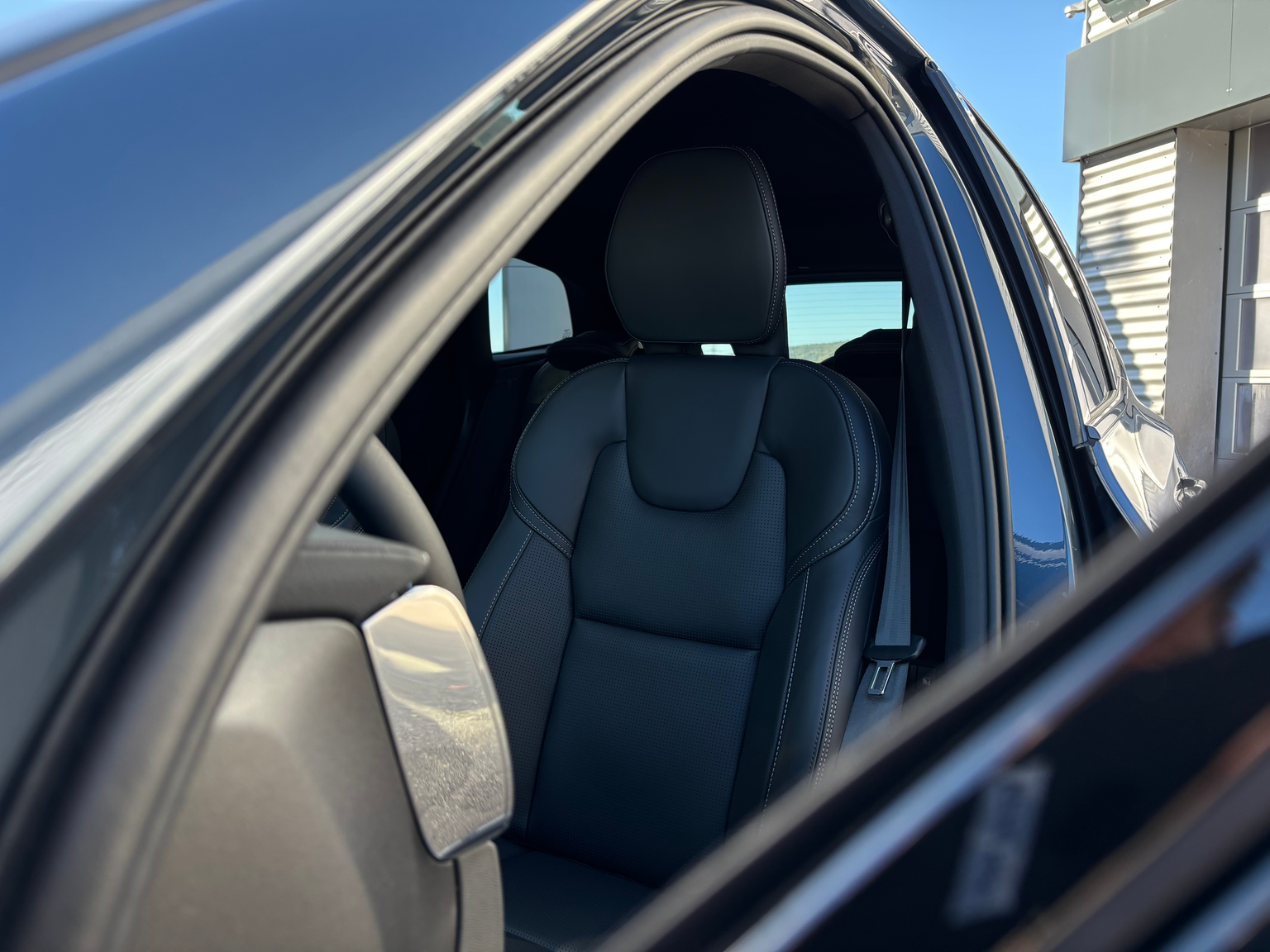 VOLVO XC60 2.0 T8 TE Ultra Dark eAWD