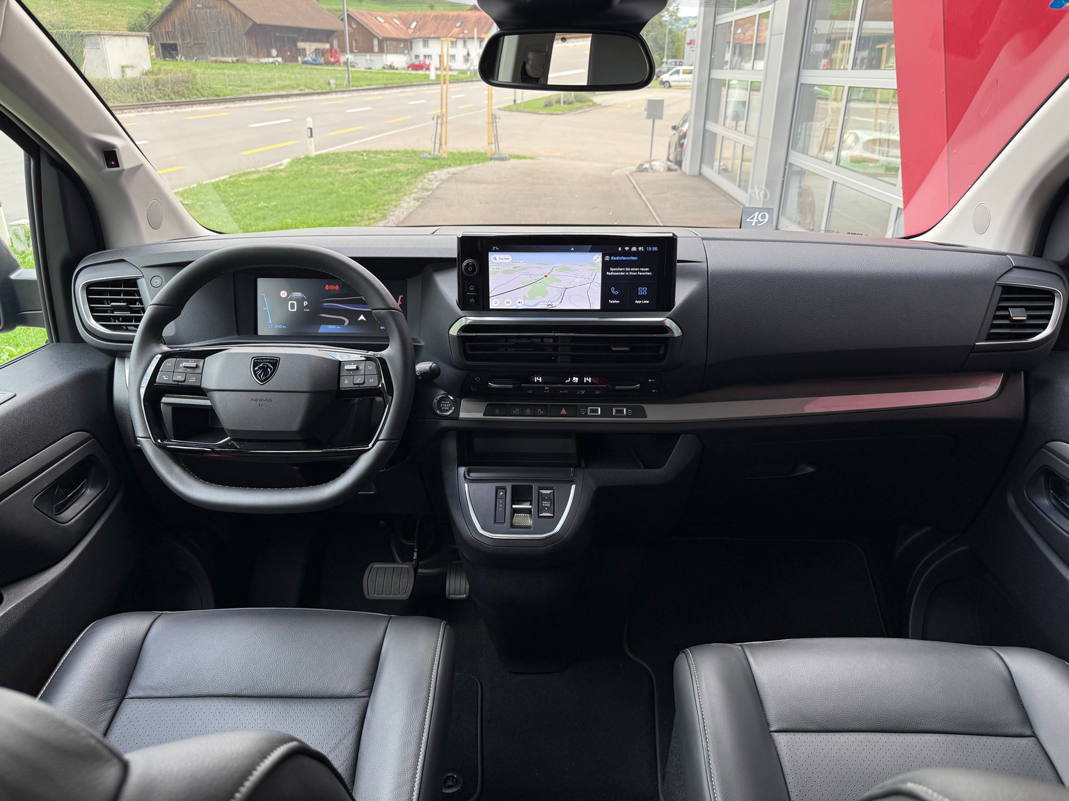 PEUGEOT Traveller 2.2 BlueHDi Business VIP Standard EAT8