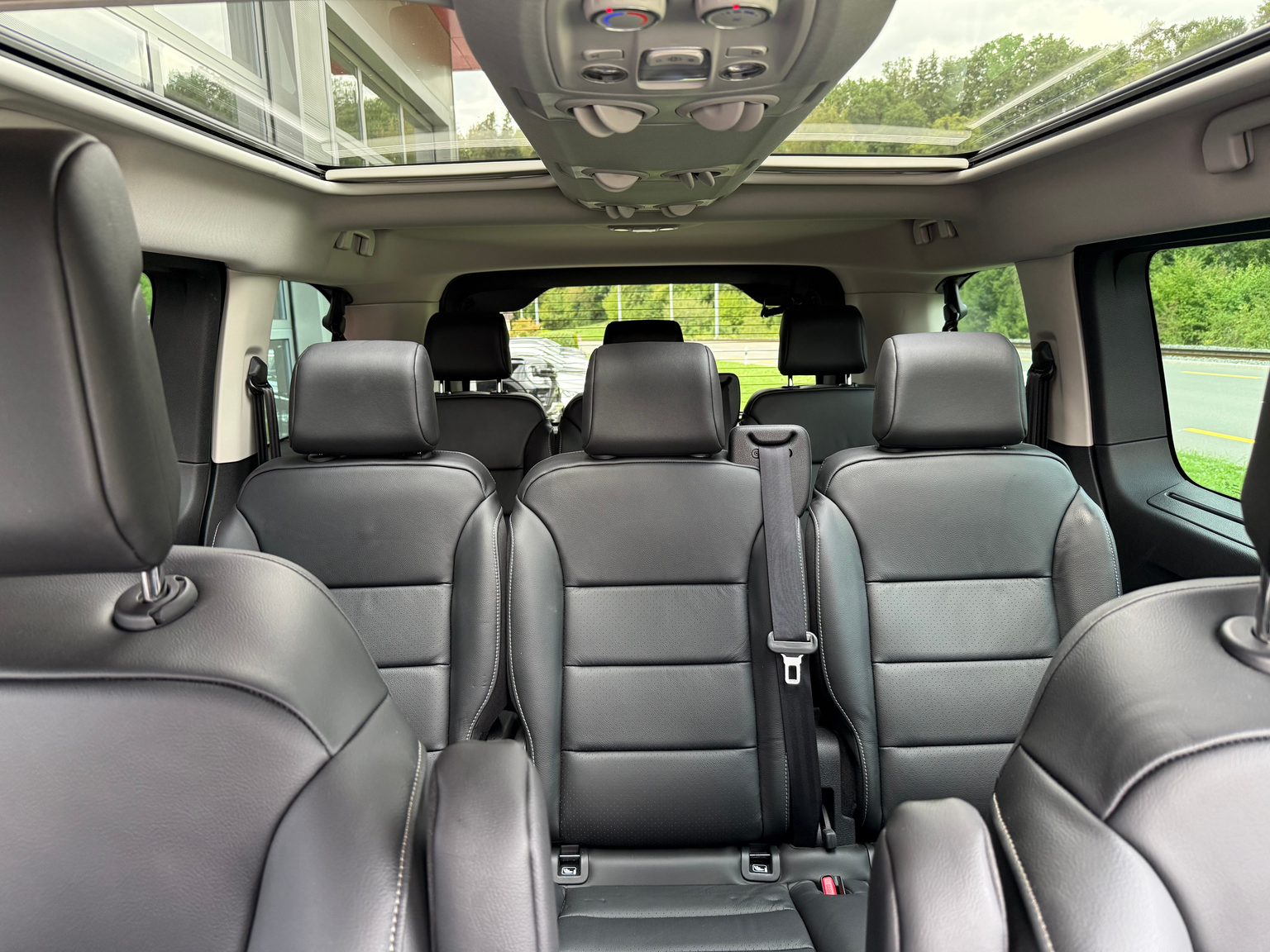 PEUGEOT Traveller 2.2 BlueHDi Business VIP Standard EAT8
