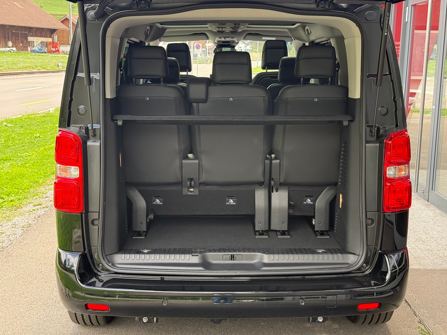 PEUGEOT Traveller 2.2 BlueHDi Business VIP Standard EAT8
