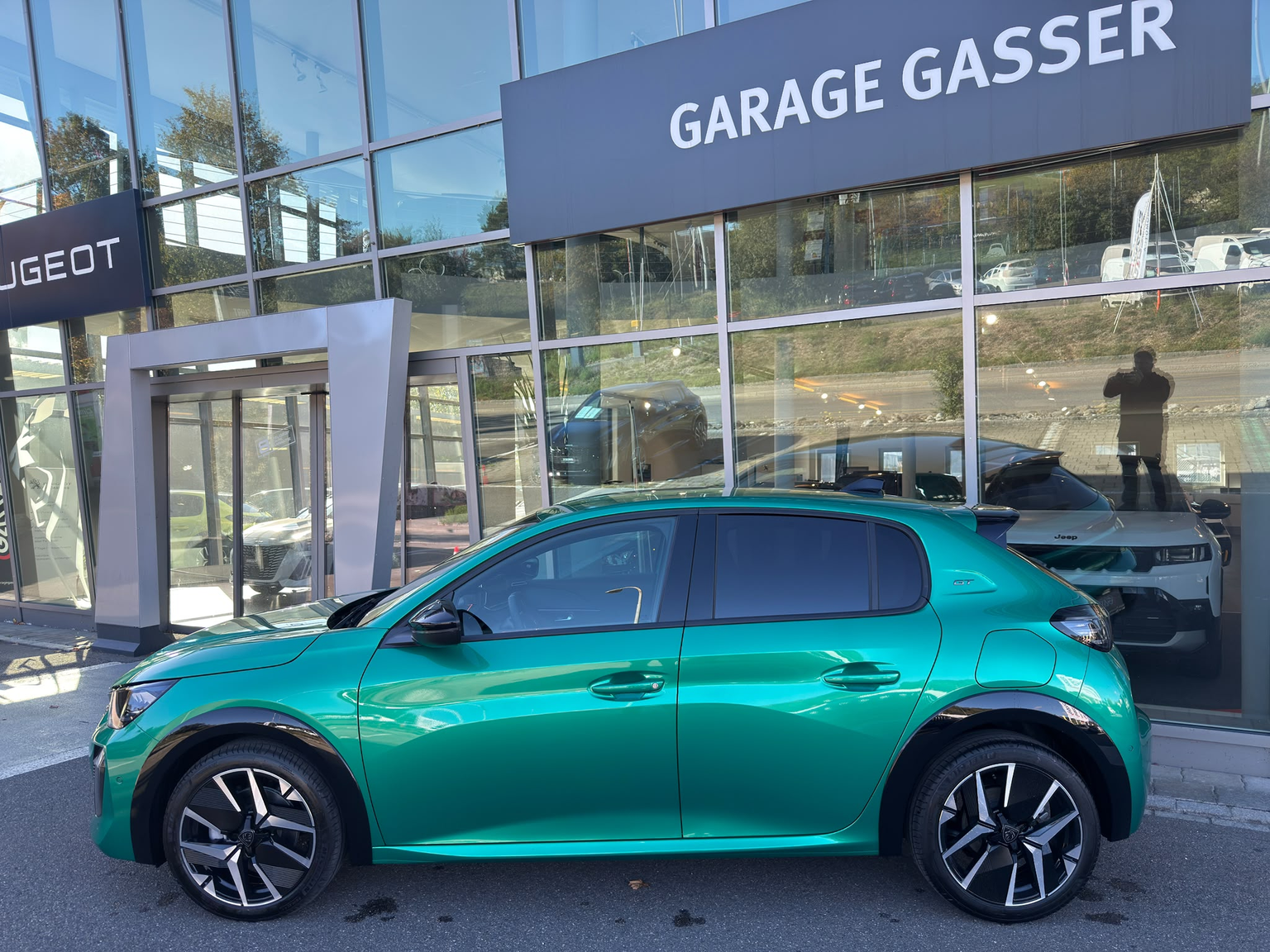 PEUGEOT 208 1.2 MHEV 145 GT Exclusive