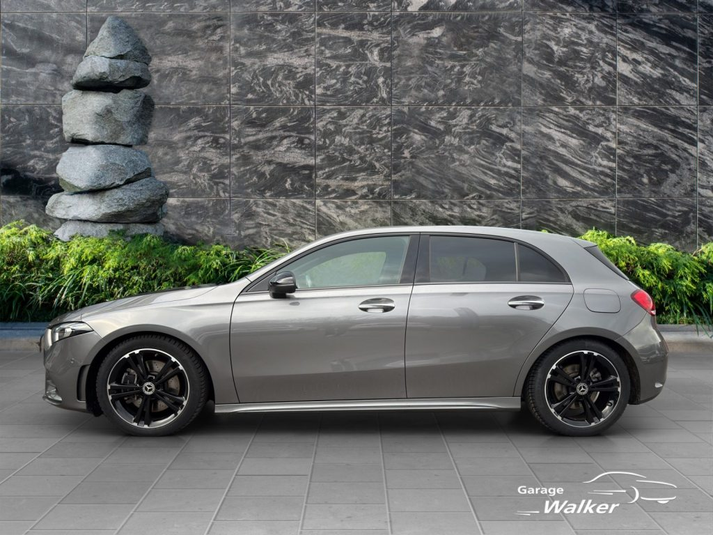MERCEDES-BENZ A 220 AMG Line 4m
