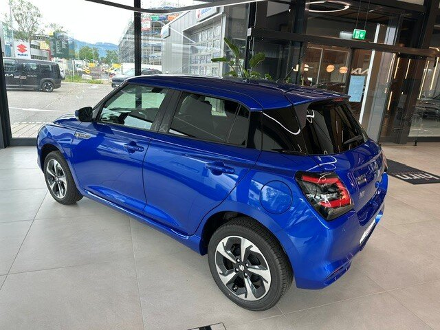 SUZUKI Swift 1.2 Sakura Top Hybrid 4x4